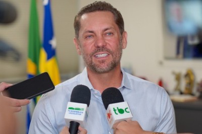 Presidente Bruno Peixoto anuncia transmissão dos jogos do Campeonato Goiano de futebol pela TV Assembleia