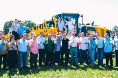 Senador Wilder Morais amplia entregas e destina maquinários para mais seis municípios goianos