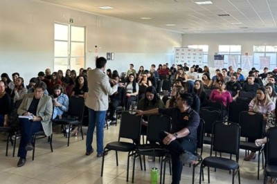 Escola Judiciária Eleitoral em parceria com OAB de Caldas Novas promoveram palestras sobre a evolução das Eleições no Brasil