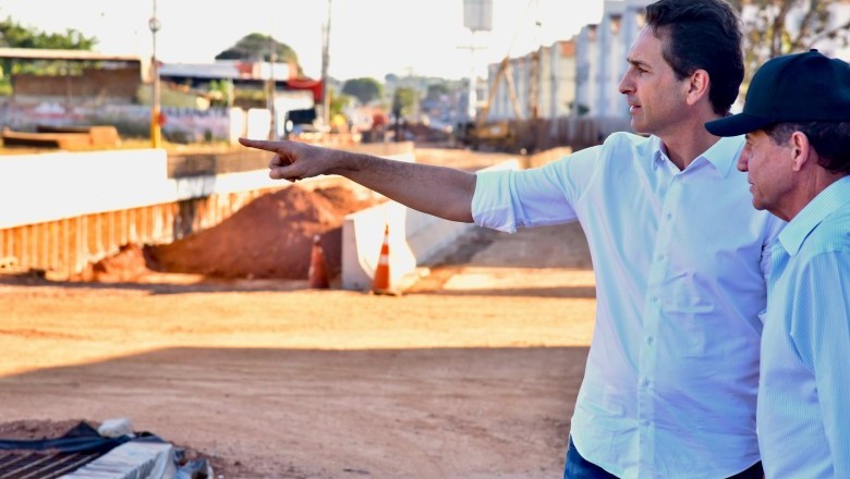 Vilela visita obras na Avenida das Nações e ouve demandas da população