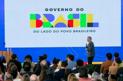 ‘Governo do Brasil, do lado do povo brasileiro’ é a nova marca do governo Lula