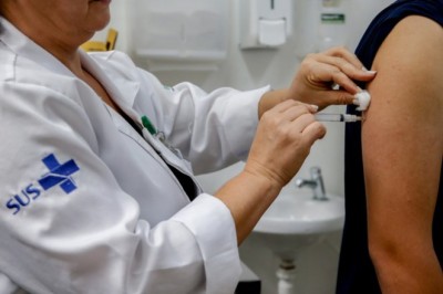 Vacinação contra HPV reduz casos de câncer do colo do útero em até 58%, aponta estudo da Fiocruz