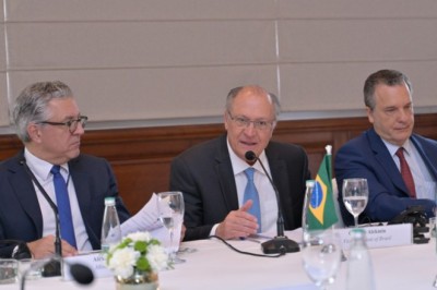 Brasil e Índia firmam acordo para fortalecer produção de vacinas