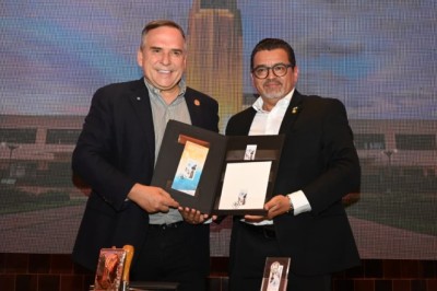 Mabel entrega premiação dos concursos de redação e fotografia em comemoração aos 100 anos do Art Déco