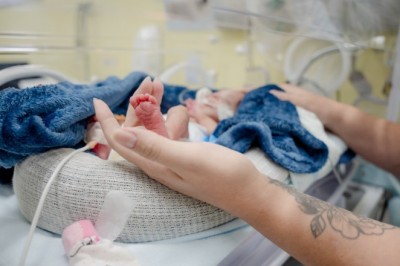 Novembro Roxo reforça cuidados e prevenção à prematuridade em Goiás