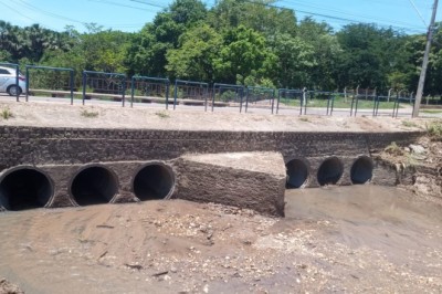 Comurg remove mais de seis toneladas de entulho e galhos nos córregos Taquaral e do Fundo