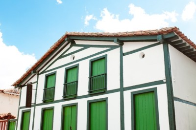 Governo de Goiás e Sesc firmam parceria para gestão do Teatro de Pirenópolis