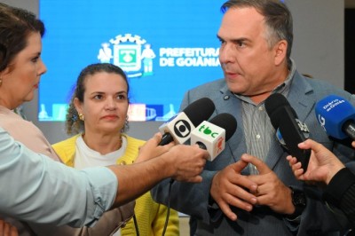 Mabel envia projeto à Câmara para bônus de até R$ 10 mil aos servidores da Educação