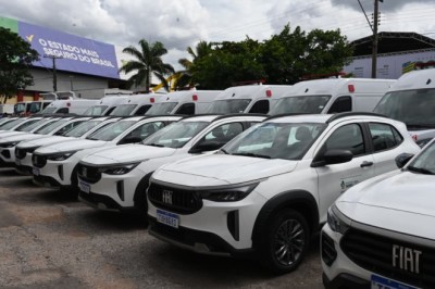 Mabel recebe 8 novos veículos para a ampliação de atendimentos sociais da Prefeitura
