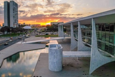 Congresso conclui votações e aprova a criação do Comitê Gestor do Imposto sobre Bens e Serviços