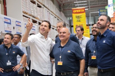 Prefeito Vilela destaca geração de 600 empregos, diretos e indiretos, na 1ª loja do Assaí em Aparecida