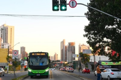 Corredores com Onda Verde transformam trânsito e aumentam fluidez em Goiânia