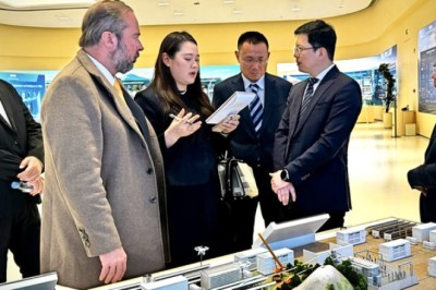 Alexandre Silveira discute sistemas de armazenamento de energia com a Huawei em Xangai