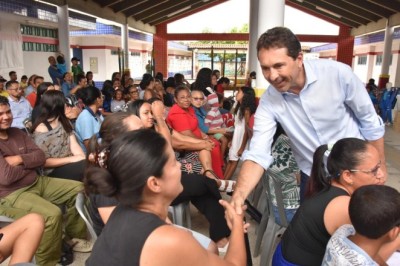 Prefeito Vilela concentra agenda da semana em visita a escolas e CMEIs de Aparecida