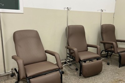 Unidades de urgência de Goiânia passam a contar com 40 novas poltronas para hidratação contra a dengue