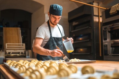 Estudo aponta que redução da jornada pode gerar 4,5 milhões de empregos e reforça debate sobre o fim da escala 6x1