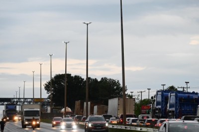 Brilha Goiânia acelera nova iluminação da BR-153 e GO-020