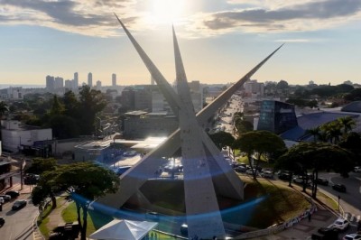 Confira desvios no trânsito para revitalização de monumento na Praça do Ratinho
