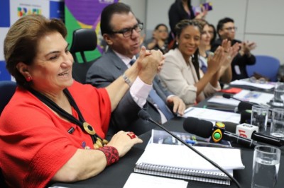 Relatório de Transparência Salarial: emprego formal de mulheres negras cresce 29% em 2025, em relação a 2023