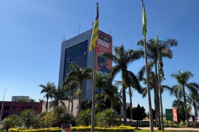 Prefeito em exercício Anselmo Pereira encaminha à Câmara PL que reajusta salário de servidores da Educação