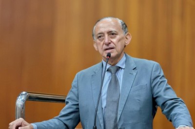Em visita à Câmara, prefeito em exercício Anselmo Pereira apresenta projeto de lei que reajusta salário de professores