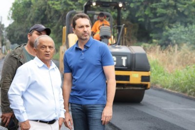 Prefeito Vilela vistoria início do recapeamento na cidade uma semana após lançamento do “Pra Frente Aparecida"