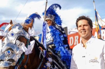 Daniel Vilela destaca apoio do Estado às tradições na abertura das Cavalhadas de Jaraguá