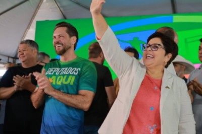 Durante evento em Caldas Novas, Bia de Lima cobra avanços para educação e infraestrutura