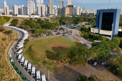 Prefeito Sandro Mabel apresenta nova frota da Comurg com 167 equipamentos