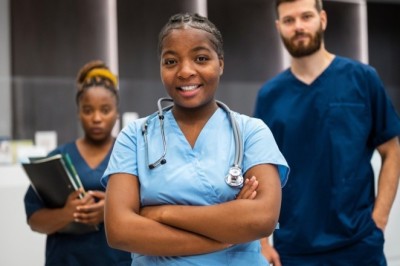 Candidatos a residência médica e em saúde já podem se inscrever para o Enare 2026/2027