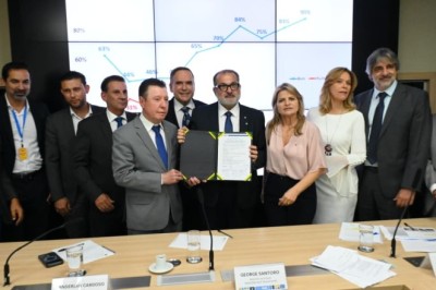 Novo anel viário vai transformar a mobilidade em Goiânia, diz Mabel em evento em Brasília
