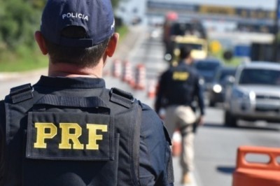 Maior ação da história da PRF apreende 26 fuzis no Paraná