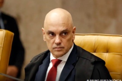 Moraes suspende visitas de Flávio a Bolsonaro na prisão domiciliar