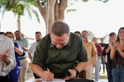 Mabel assina primeira parceria do novo Adote uma Praça para ampliar revitalização de áreas públicas