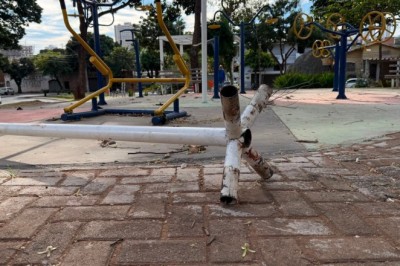 Vândalos danificam equipamentos em praças recém-revitalizadas pela Prefeitura de Goiânia