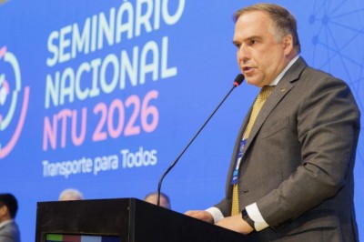 Sandro Mabel recebe homenagem pelo fortalecimento do transporte público de Goiânia
