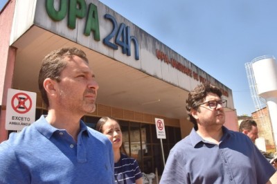 Prefeito Vilela vistoria obra de reforma e ampliação da UPA do Parque Flamboyant