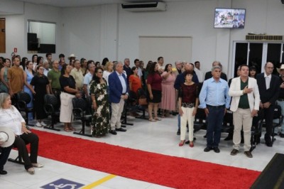 Câmara de Caldas Novas entrega títulos de Cidadão Caldasnovense a nove homenageados
