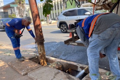 Prefeitura de Goiânia reforça limpeza de bueiros e bocas de lobo antes do período chuvoso